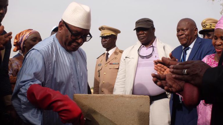 pose 1ère pierre bâtim université ségou