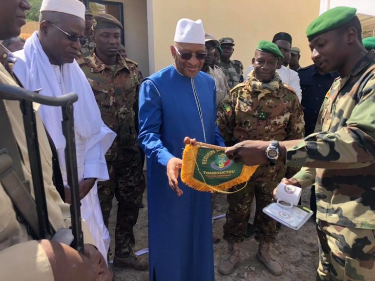 Soumeylou Boubèye Maïga inaugure infirmerie camp militaire Tombouctou