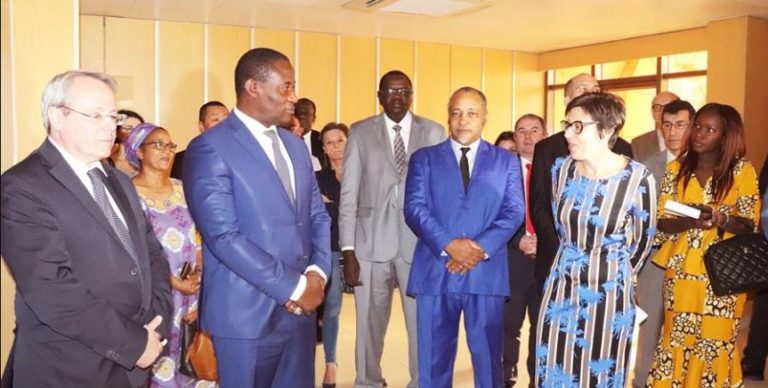 inauguration centre visa-passeport aci-2000