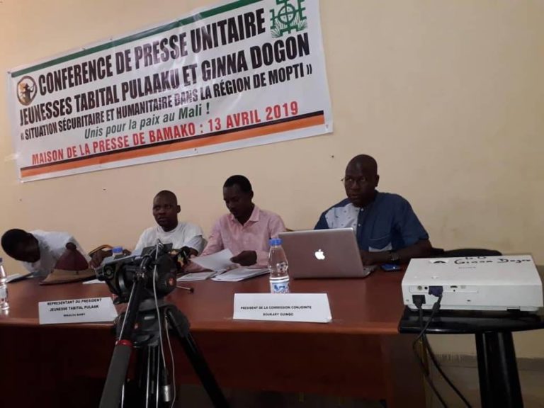 Jeunes peuls et dogons_ conférence paix centre