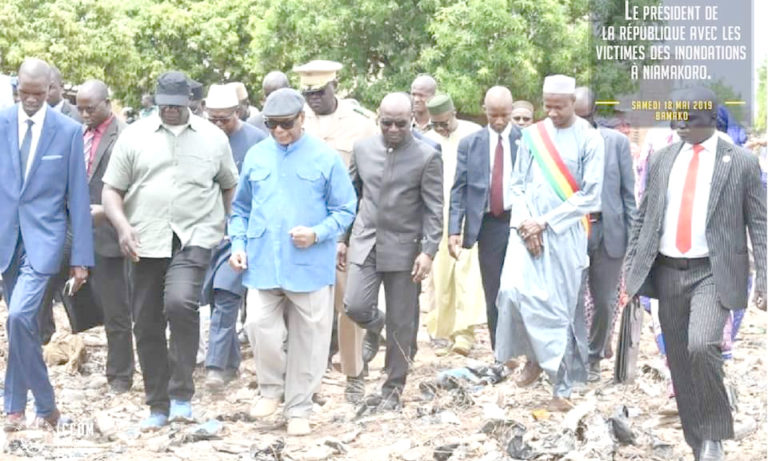 IBK- Visite victimes innondations bamako_niamakoro