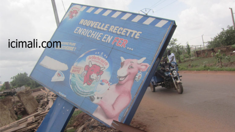 Panneau publiblicitaire