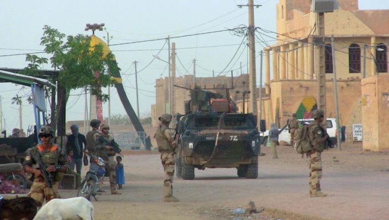 Soldats français- Barkhane -anti-terroriste- rue Kidal