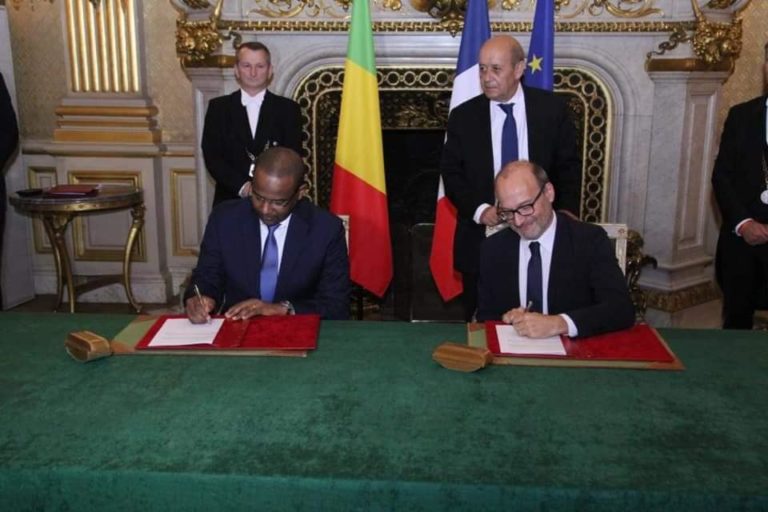 Dr Boubou Cissé Pm-signature convention-visite france