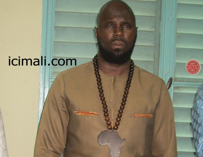 Kémi Séba-Bamako-conférence presse bamako-mali malade