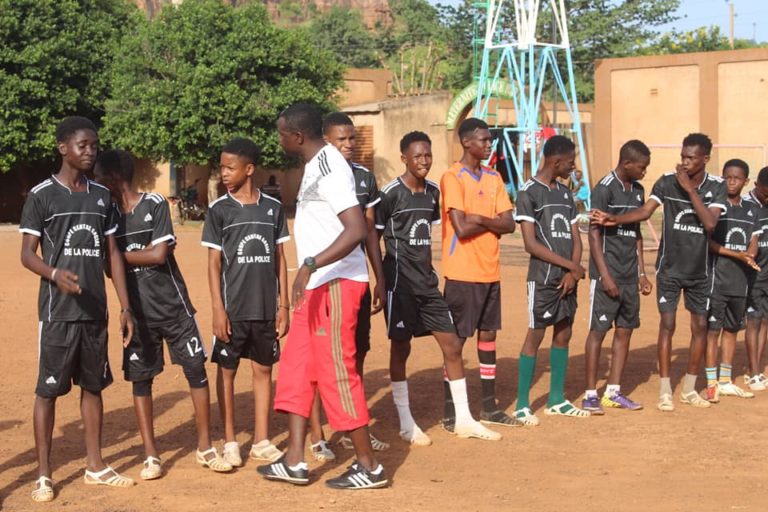 Coupe Centre Social de la Police Nationale- Le trophée remporté par le Réal