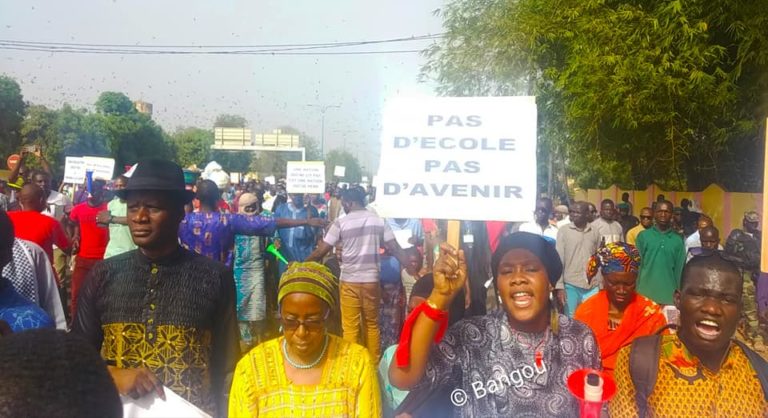 Plateforme contre Corruption chômage Mali_PCC-Marche pacifique ouverture école_Clément Dembélé