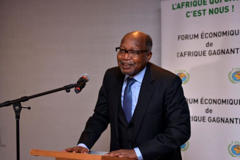 toumani-djimé-diallo-ambassadeur-diplomate-malien-france-conference-forum-economique-afrique-gagnante-discours