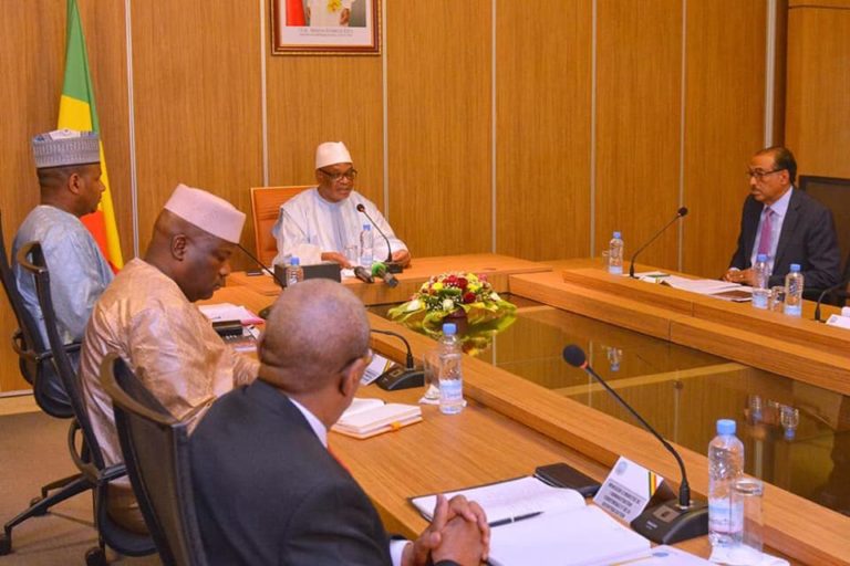 Conseil -extraordinaire Défense-Coronavirus_17032020