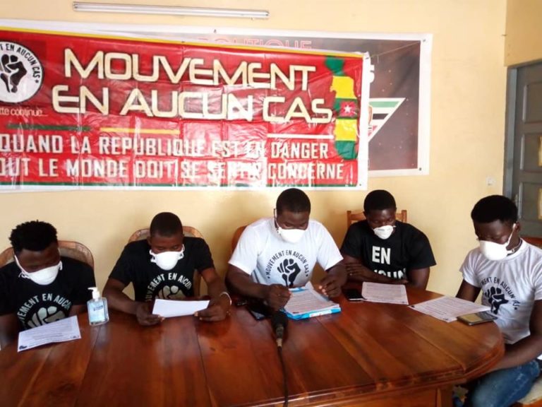 Mouvement En Aucun Cas