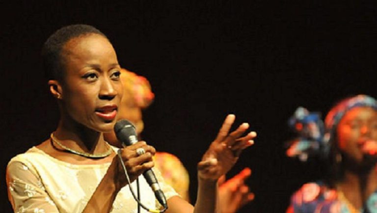 Rokia traoré-artiste chanteuse-malienne