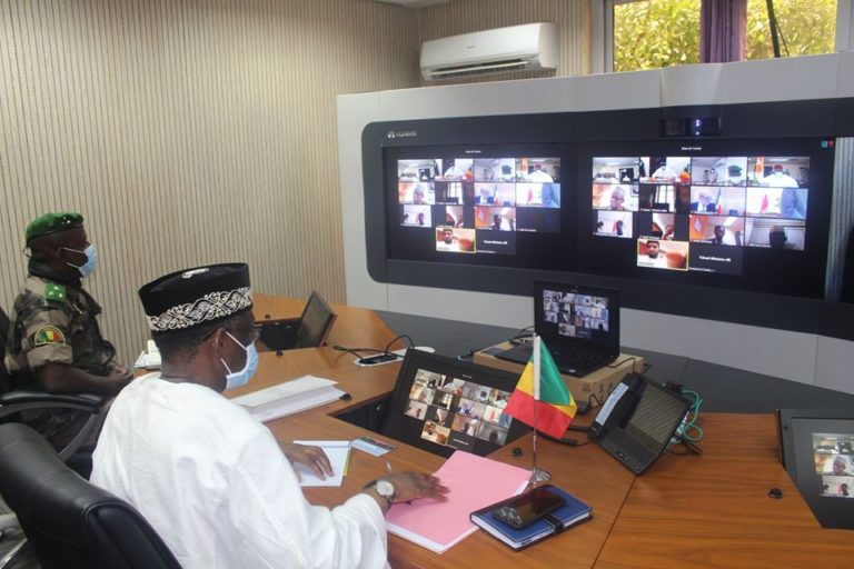 Tiébilé Dramé ministre affaire étrangère_Gal Ibrahima Dahirou Dembélé-ministre défense_conférence