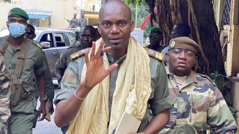 Ministre-de-la-Défense-et-des-Anciens-Combattants-Colonel-Sadio-Camara