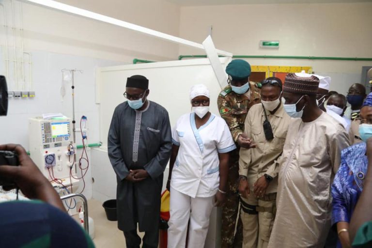 Centre d’hémodialyse de l’hôpital de Mopti-inauguration par Moctar Ouane_Premier ministre