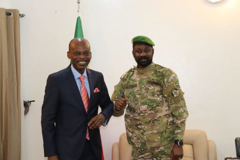 Colonel Assimi Goïta_vice-Présdient Transition- Prof Robert Dossey-ministre affaires étrangères togo