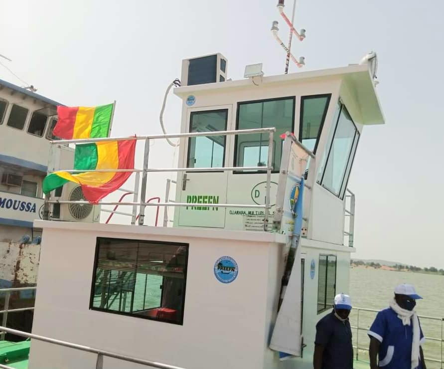 COMANAV dotée d'un bateau de sauvetage et de balises