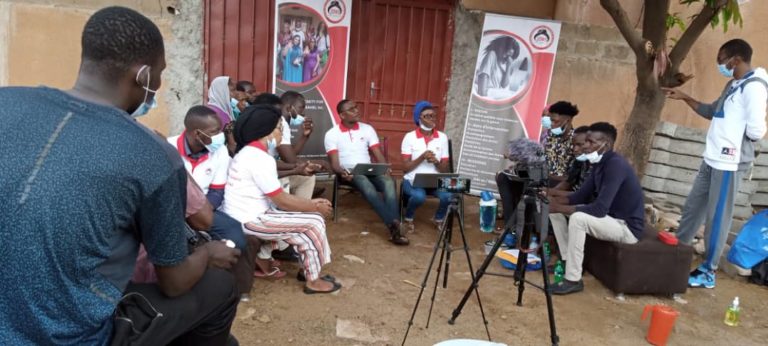 L'ONG JDWS-Causeries-discussions-VBG- avec AssociationJeune-Dynamiques-Sébénicoro