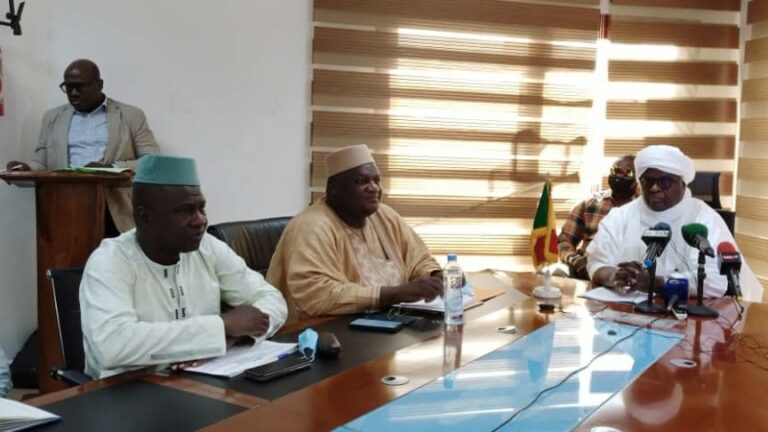 Mahmoud Ould Mohamed-ministre commerce-industrie-problématique vie chère- conférence presse