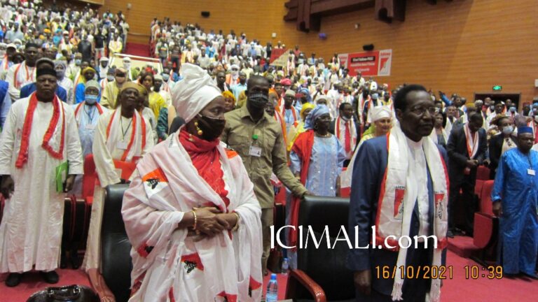 ADEMA-PASJ- Congrès ordinaire-Dioncounda Traoré présent