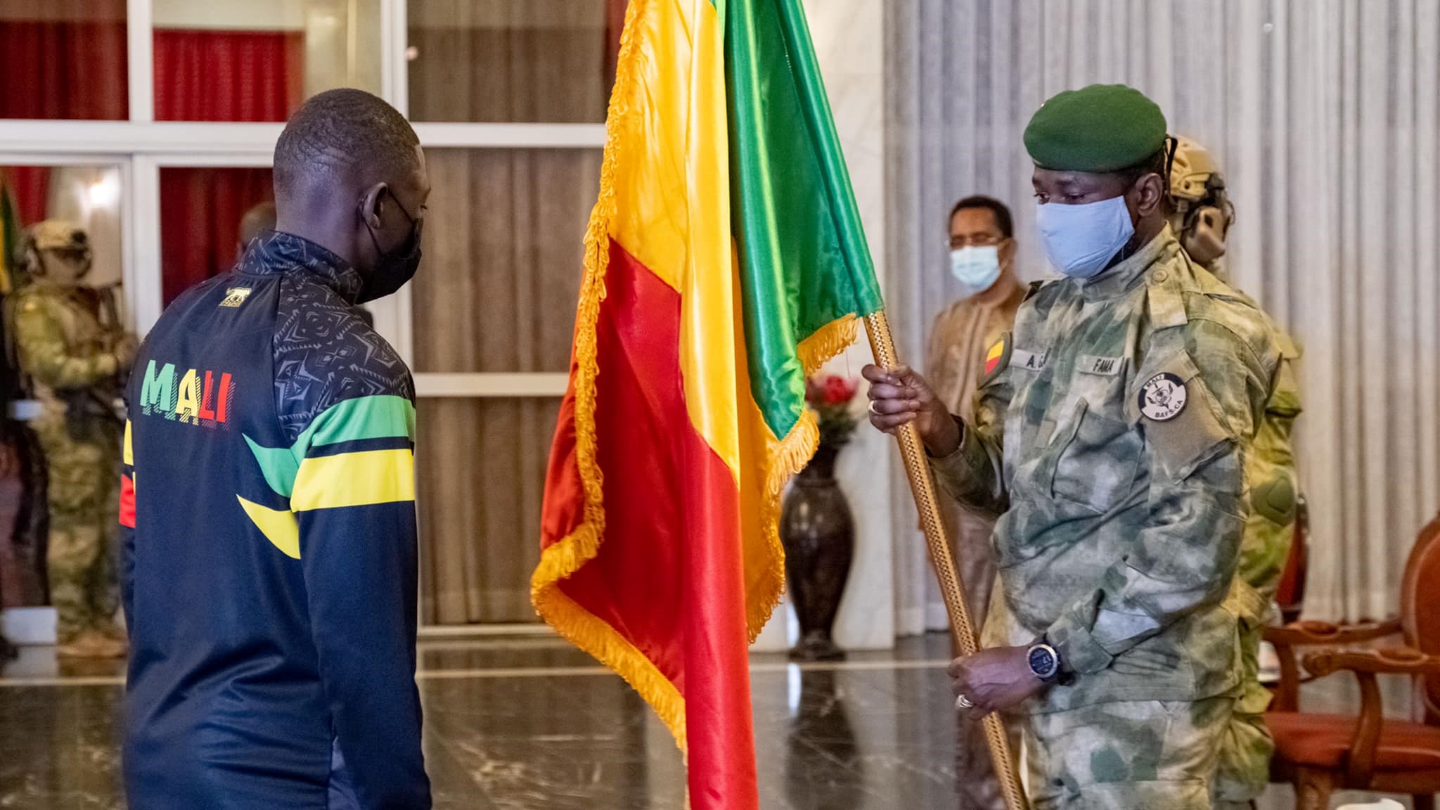 Drapeau aux Aigles Senioàrs-CAN 2022 Caméroun