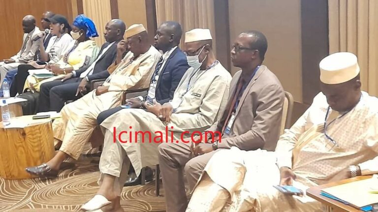 Cadre-echange-partis et mouvements-politiques-pour-transition-réussie-Mali