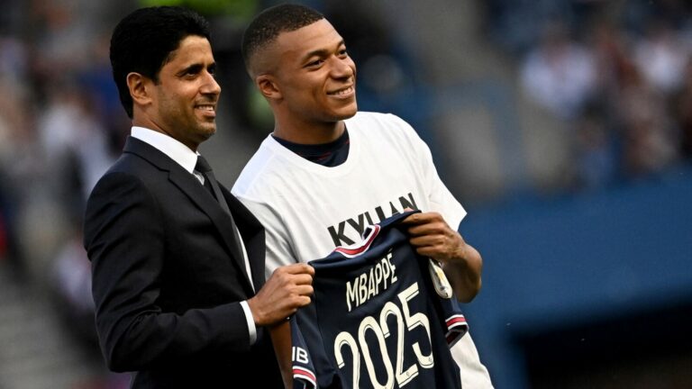 Kylian M'Bappé et Léonardo PSG