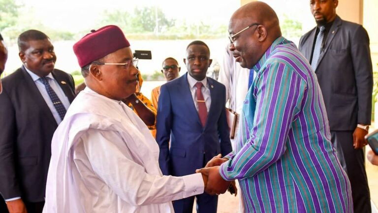 Albert OUÉDRAOGO- Premier ministre_ Mahamoudou ISSOUFOU-Facilitateur de la CEDEAO