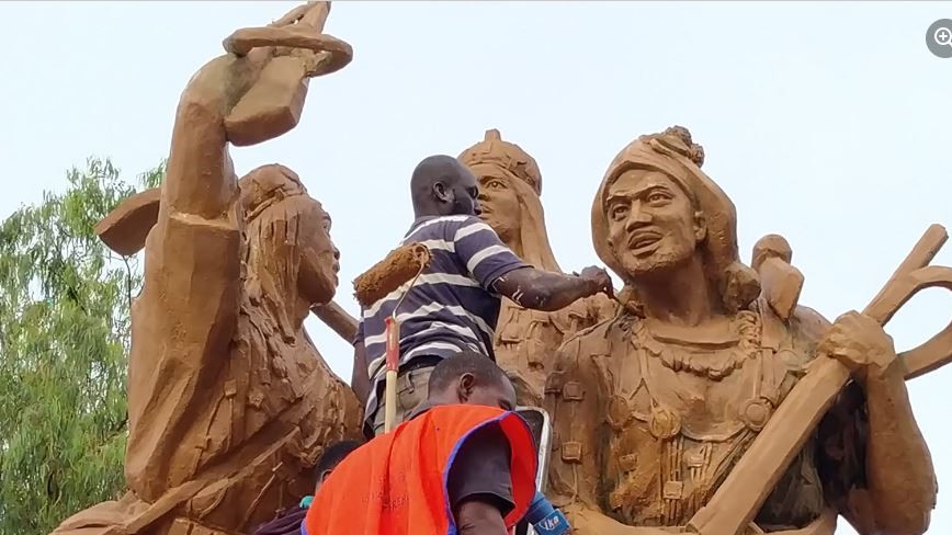 Monument Bamako Mali refection