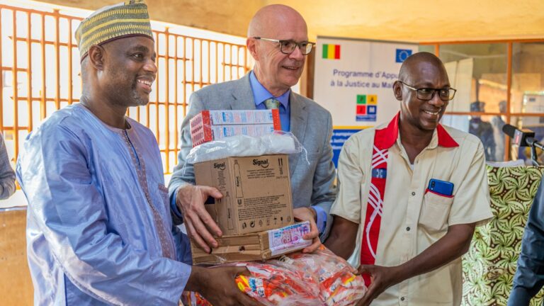 Mali : Les établissements pénitenciers dotés de kits d’hygiène pour les femmes détenues pour 76.720.861 F CFA
