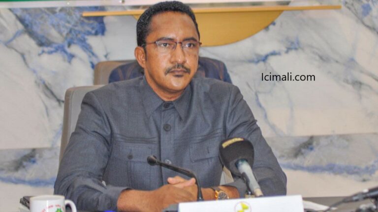 Mossa Ag Attaher-ministre de la jeunesse et des Sports et chargé de la construction citoyenne