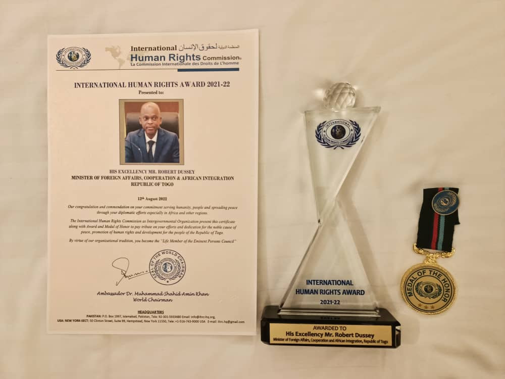 Pr Robert Dussey-Prix international Droit homme