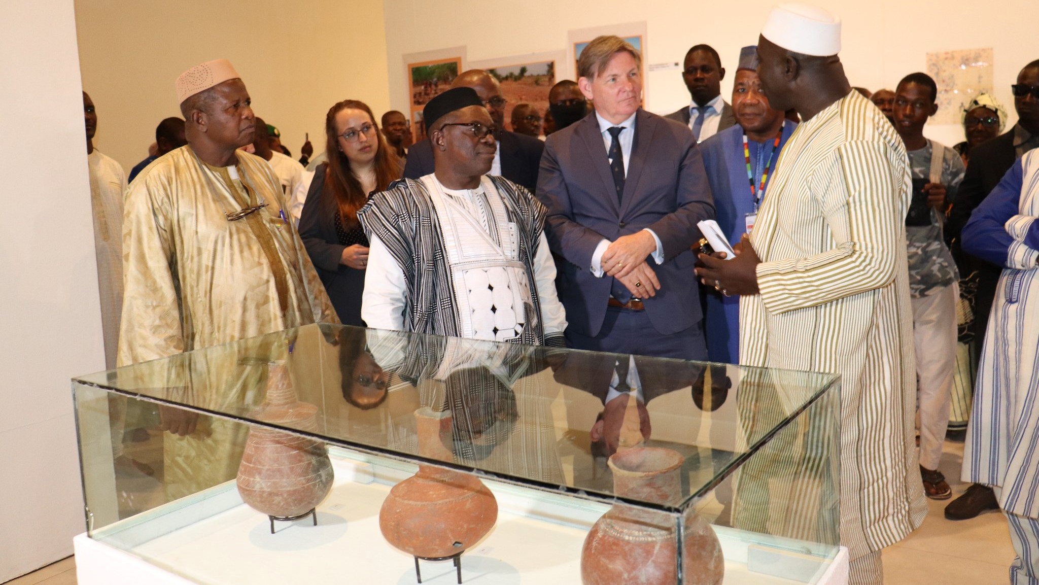 Lutte contre le trafic illicite et exposition des biens culturels