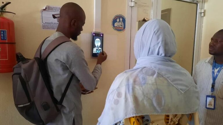 Le Médecin, Général de Brigade, Boubacar DEMBELE a exhorté ses travailleurs à respecter scrupuleusement cette nouvelle mesure.