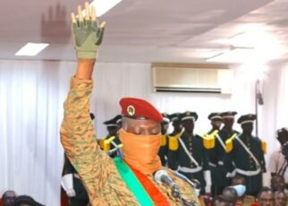 Prestation de serment du Président de la Transition : le Capitaine Ibrahim TRAORE prêt à « se battre jusqu’au dernier souffle » pour la Nation