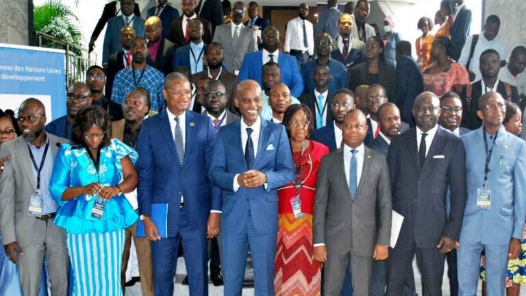 Je voudrais, avant tout propos, vous souhaiter la cordiale bienvenue et vous exprimer ma profonde gratitude pour avoir répondu nombreux à notre invitation à cette cérémonie marquant l’installation officielle de la deuxième vague des délégués-pays du Haut conseil des Togolais de l’extérieur (HCTE) pour le mandat 2023-2025.