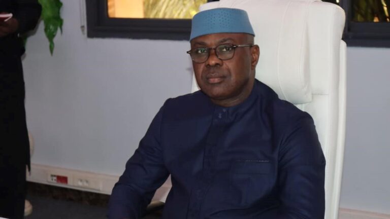 L’homme qui a ainsi été gratifié ce jour mémorable de cet insigne honneur est le distingué patron du Conseil Ingénierie et Recherche Appliquée CIRA-MALI.