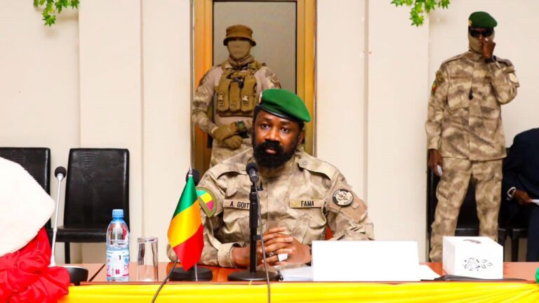 Alors qu’il présidait la Rentrée des Cours des Tribunaux, le Président du Conseil Supérieur de la Magistrature, Colonel Assimi GOITA, Président de la Transition, a déclaré que des « efforts doivent être conjugués pour bâtir dans notre Maliba une justice forte ».