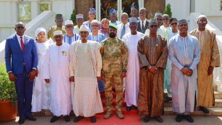 L’AIGE portera une attention particulière au « fichier électoral, dont l’actualisation nécessitera une harmonisation des données de l’état civil et du fichier lui-même en vue de la confection des cartes d’identité biométrique d’une part, et à la configuration du fichier électoral conformément à la nouvelle réorganisation territoriale d’autre part ».