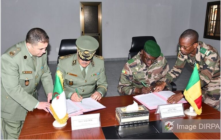 En Octobre 2005, le Comité Mixte algéro-malien chargé du Suivi de la Coopération Militaire et Technique a été créé. Ce Comité se réunit tous les ans et tient ses travaux alternativement au Mali et en Algérie. La première session du comité a eu lieu en 2006 et sa 15ème et dernière Session s’est tenue à Alger du 15 au 17 février 2022.