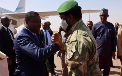 Alors que le Président togolais Faure Essozimna Gnassingbé était officiellement à Bamako ce mercredi 4 janvier 2023, dans la cadre de « la coopération entre le Togo et le Mali, ainsi que des sujets régionaux d’intérêt commun », il ne fait guère doute que cette visite vise à trouver un dénouement total à détenus par Bamako.