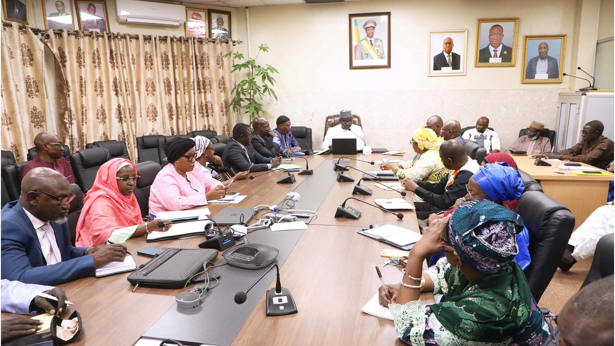 Le Directeur Général a informé des directives du Conseil d’Administration pour ce qui concerne les recouvrements qui posent d’énormes problèmes. « Les administrateurs ont insisté sur le recouvrement des cotisations », a fait savoir le DG pour l’atteinte des objectifs de recettes.