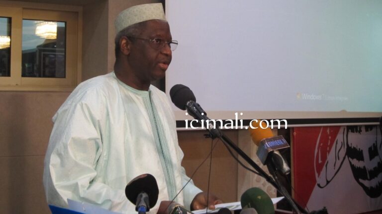 Parlant des acquis de la transition actuelle du pays, le patron de CNID- FYT a confirmé la fierté et la dignité retrouvées d’être malienne ou malien en présence des autres nationalités. « Hier en présence des autres, nous rasions les murs. Aujourd’hui, nous somme enviés et magnifiés » a affirmé Me Tall.