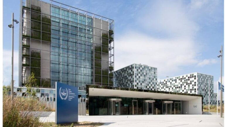 La Cour pénale internationale incarne notre engagement collectif à lutter contre l'impunité pour les crimes internationaux les plus graves. En tant qu'institution de dernier ressort, la Cour est complémentaire des juridictions nationales. La Présidence de l'Assemblée appelle tous les États à respecter l'indépendance des enquêtes et des poursuites de la Cour.