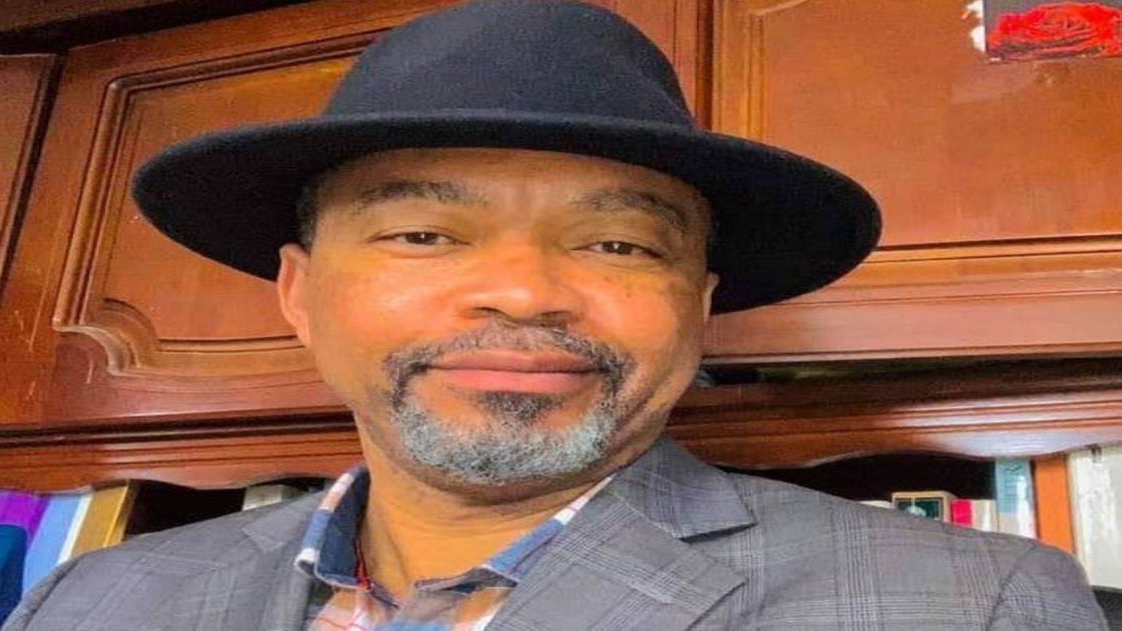 Trois mois de suspension de fonctions professorales en France du Dr