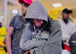 Le 14 mars 2023, Monsieur Alhamdou AG ILYENE, Ministre des Maliens Établis à l’Extérieur et de l’Intégration Africaine, a accueilli à l’aéroport international Président Modibo KEITA, 20 de nos compatriotes dont 1 femme, sur les 46 prévus, en provenance de Tunisie. Ils sont arrivés à bord d’un vol commercial de la compagnie Royal Air Maroc à 00h55mn.