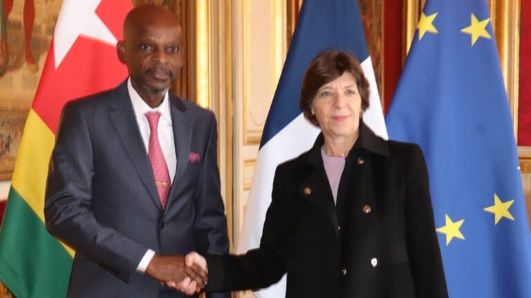 Cette visite traduit la volonté des deux pays ainsi que de leurs Chefs d’Etat, leurs excellences les Présidents Faure Essozimna GNASSINGBE et Emmanuel MACRON, de développer davantage leur coopération en tenant compte des changements annoncés depuis 2017, concernant la coopération entre la France et les pays africains.