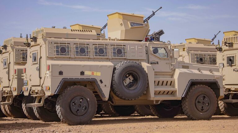 Dans ce dossier emblématique les plus sensibles de ces derniers mois au Mali, plusieurs personnalités ont été reconnues responsables et condamnées solidairement. Il s’agit notamment de sieurs Boubou Cissé, Tiéman Hubert Coulibaly, Mamadou dit Igor Diarra, Tiéna Coulibaly, Babaly Bah, Mamadou Lamine Diakité, M’Bemba Moussa Keita, Souleymane Bamba, Abdoul Wahab Touré, Moustapha Drabo et Abou Berthé.