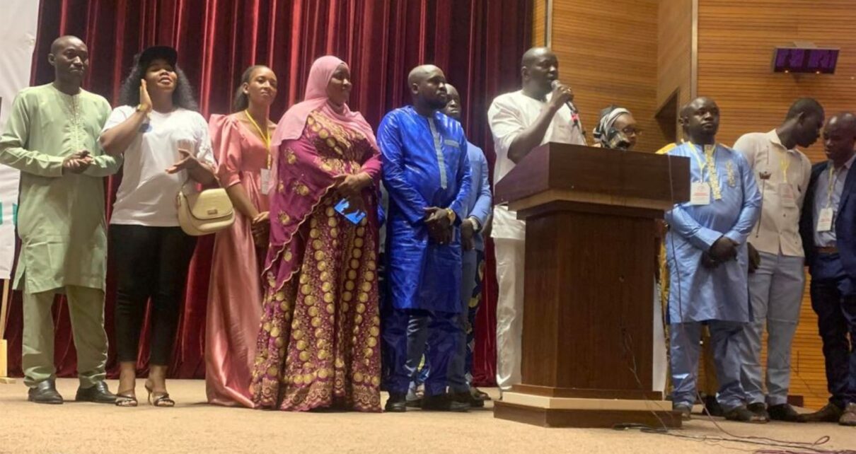 Le Conseil National de la Jeunesse du Mali s’est investi dans la vulgarisation du projet de constitution. 100 jeunes représentant les six (6) communes de Bamako se sont imprégnés des innovations dans le projet, avant de se lancer dans des Journées d’appropriation sur toutes les régions administratives du Mali.