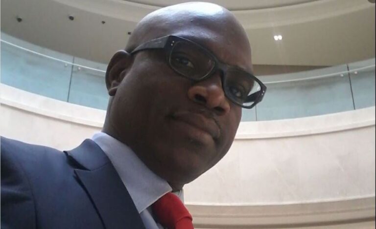 La Mission multidimensionnelle intégrée des Nations Unies pour la stabilisation au Mali (MINUSMA) devient de plus en plus un sujet controversé. Entre ceux qui exigent son départ et ceux qui s’y opposent, l’Etat reste le seul arbitre. Pour le président de la Commission Nationale des Droits de l’Homme (CNDH)-Mali, « la présence ou le départ de la MINUSMA n'aura aucun impact sur l'obligation de l'Etat du Mali à respecter ses obligations nationales et ses engagements internationaux en matière de droits humains ».