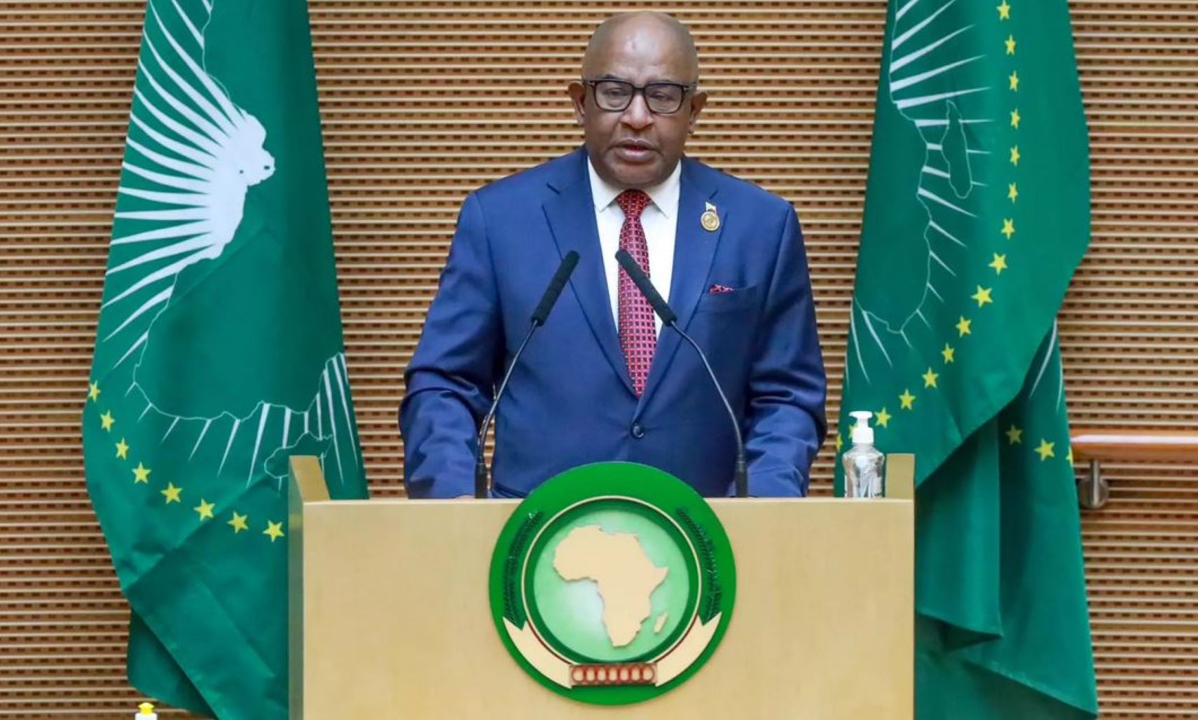 C’est un grand honneur et une très grande fierté pour moi, d’avoir l’opportunité de célébrer la Journée de l’Afrique, ici, dans cette belle et fascinante ville d’Addis Abeba, où est né, il y a une soixantaine d’années, le rêve africain, le rêve d’une Afrique unie, prospère et porteuse d’espoir pour ses peuples.